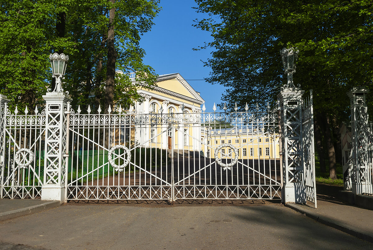 Парк александровского дворца