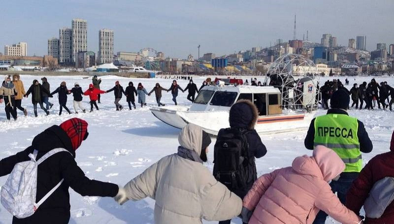 Протестный хоровод во Владивостоке Фото: news.ykt.ru 