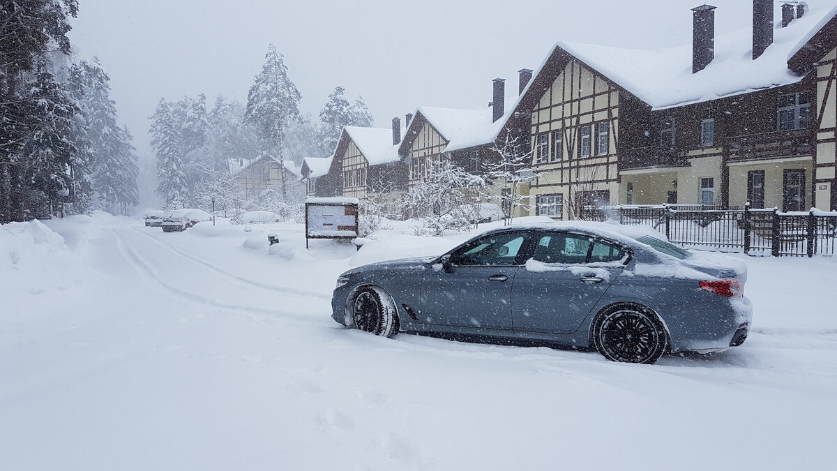 BMW 5 комплектация Яндекс такси | CARSTORY | Дзен