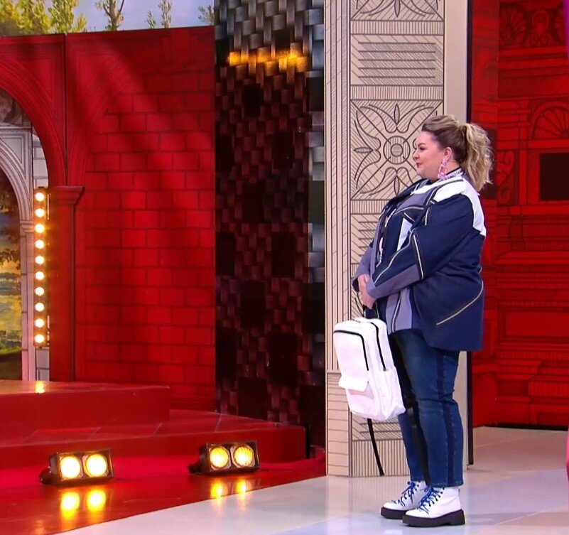 Образ на «Модном приговоре» с одеждой с асимметричным рисунком. 