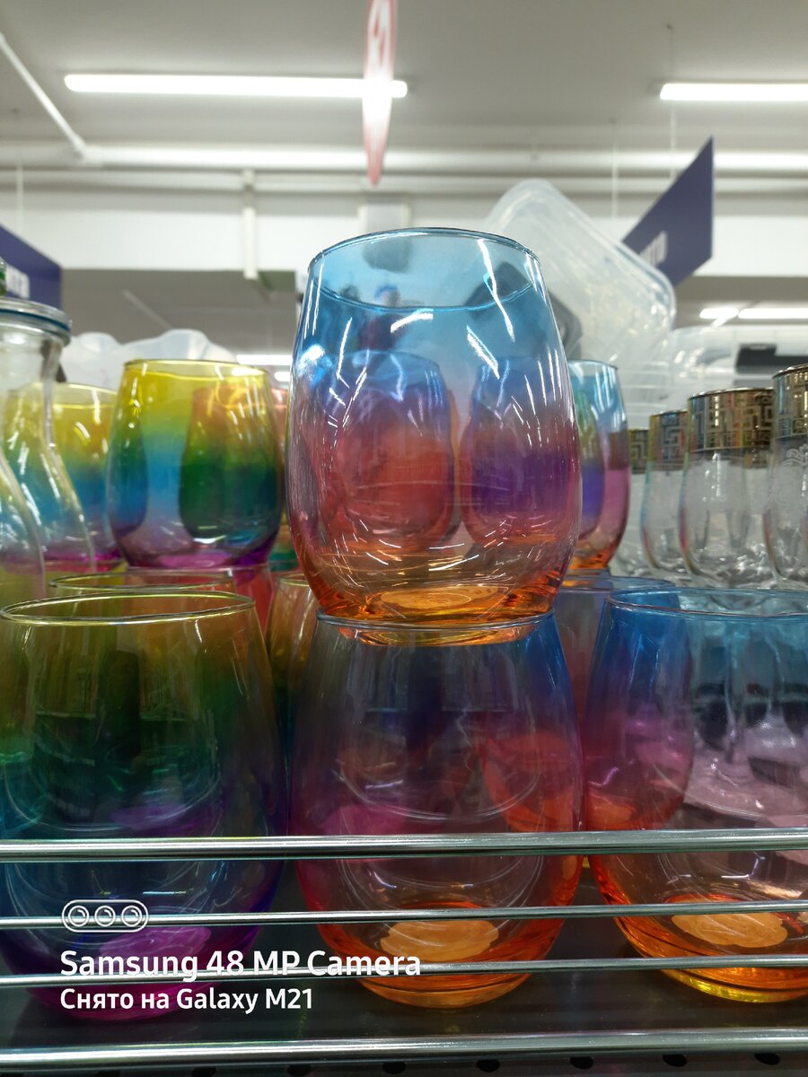 рассмотрела и вам показываю, листаем