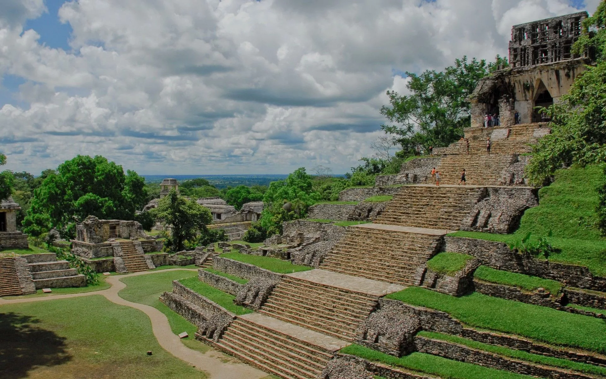 Город индейцев майя копан материк. Пирамида в Паленке Мексика. Руины Паленке Мексика. Паленке Майя. Руины Майя в Мексике.