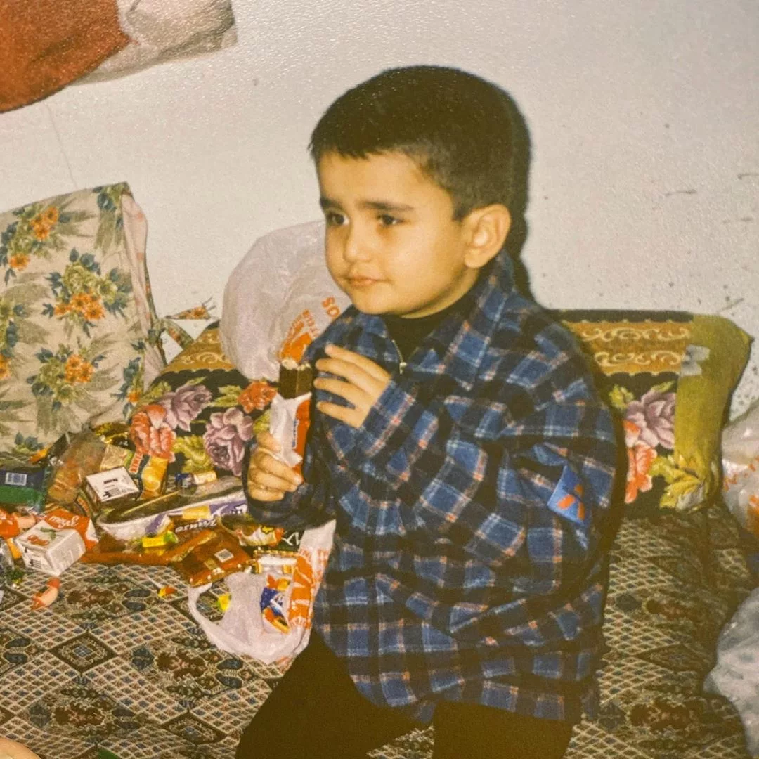 Бурак Оздемир детское фото.