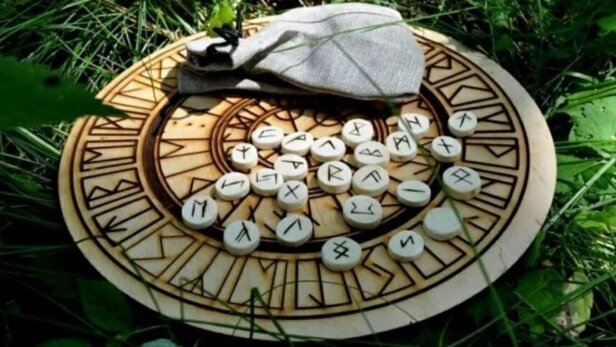 Гадания на рунах