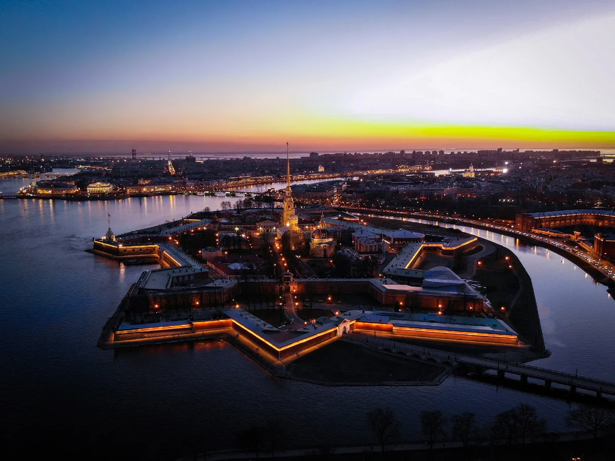 Петропавловский петербург. Петропавловская крепость в Санкт-Петербурге. Санкт-Петербург Заячий остров Петропавловская крепость. Петропавловская крепость в Санкт-Петербурге сверху. Петроградская крепость.