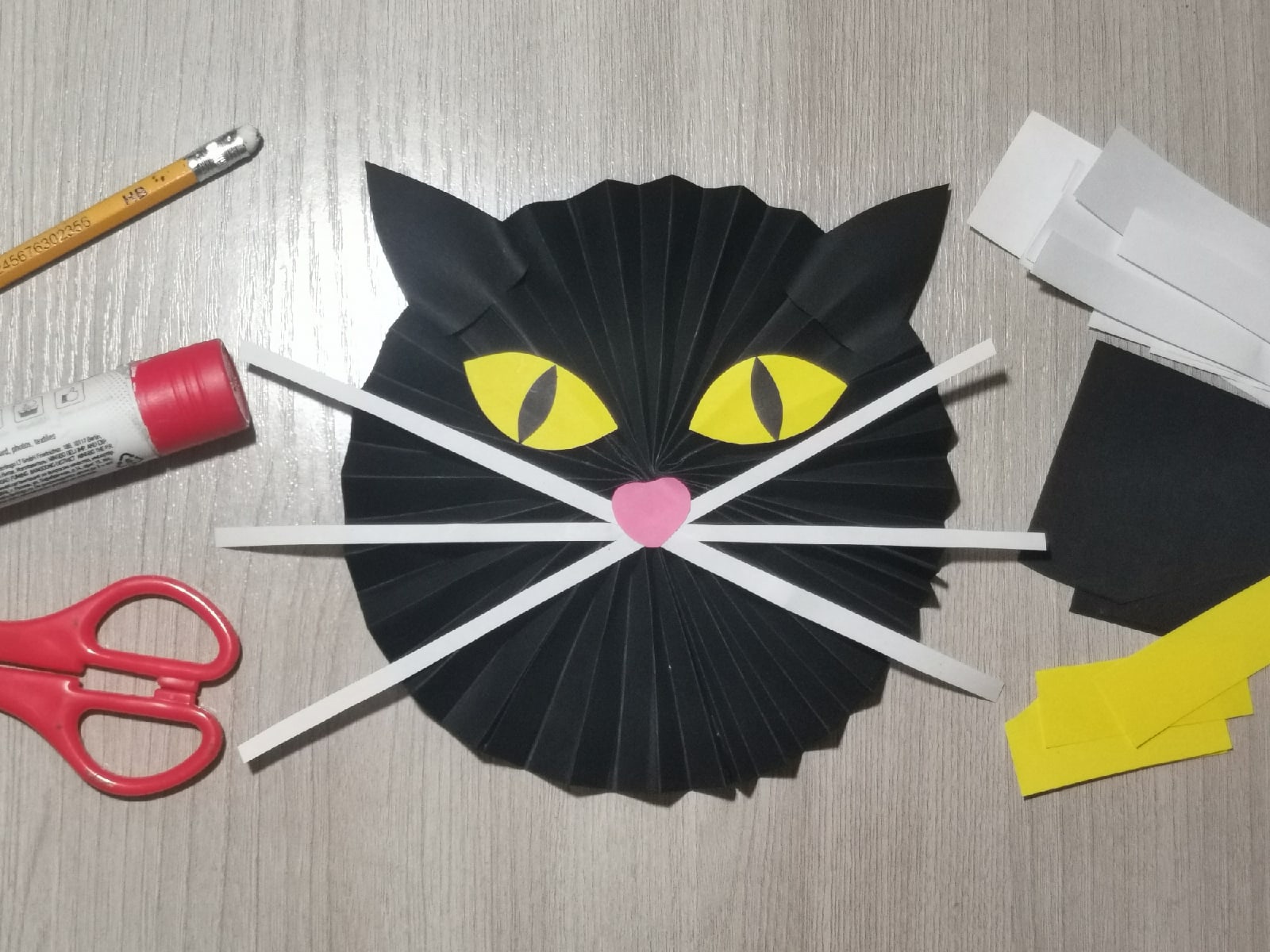 Поделка котик из бумаги