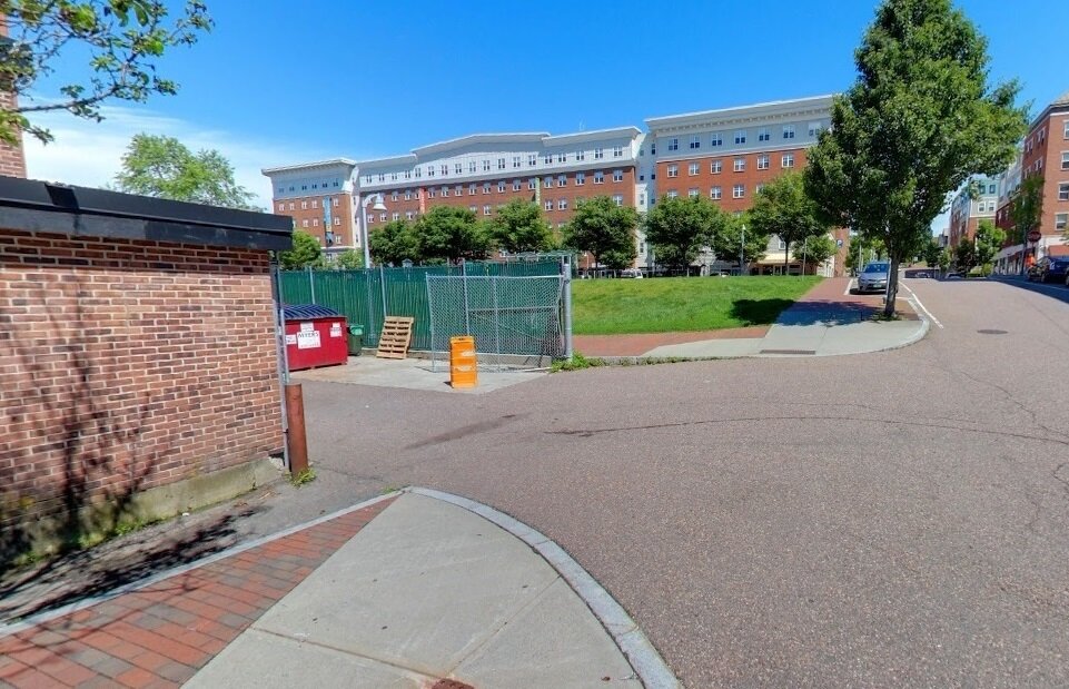 "Урезал себе зарплату и начал платить подчиненным по 390 тысяч в месяц ...