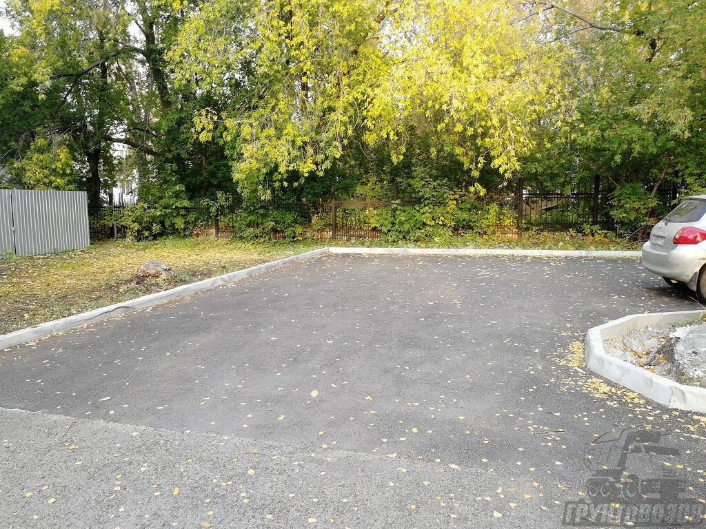 Парковки чаще всего асфальтируют горячим асфальтом