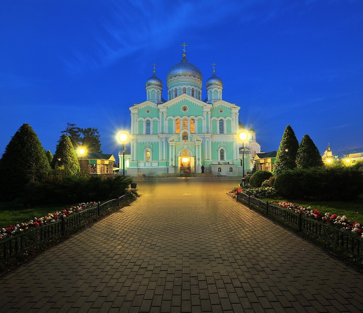 Дивеево достопримечательности. Нижний новгород серафимо-дивеевский монастырь. Поездка в дивеево из москвы. Свято-троицкий серафимо-дивеевский монастырь. Храм нижний новгород.