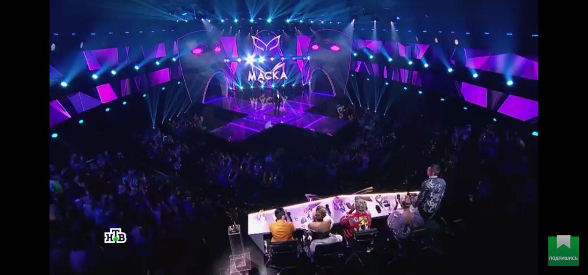 Скриншот телевизионного шоу "Маска" 3 сезон 2 выпуск.