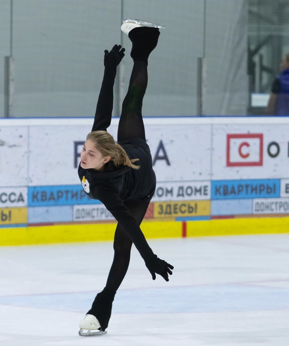Алёна на тренировках в Ангелах Плющенко. Фото из открытых источников.
