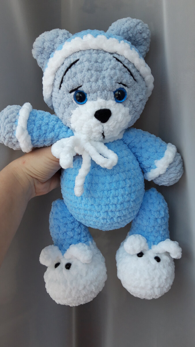 смотрите какого пупса связала)))