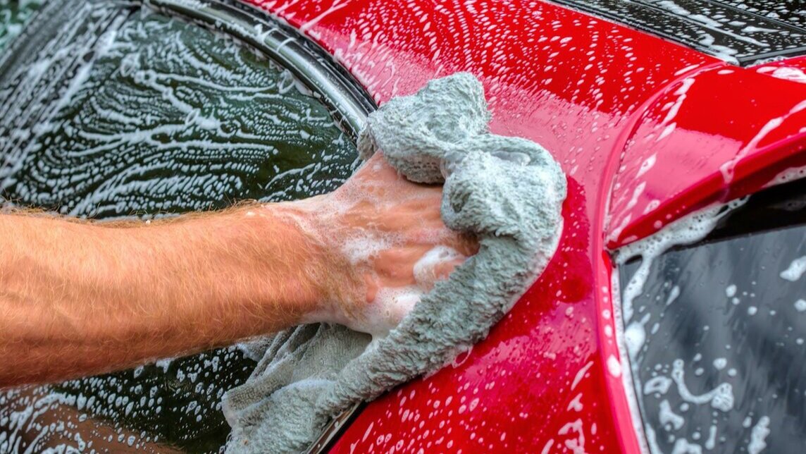 Мойка автомобиля волгоград. Комплексная мойка автомобиля. Как правильно мыть машину. Сухая мойка машины. Автомойка фотосток.