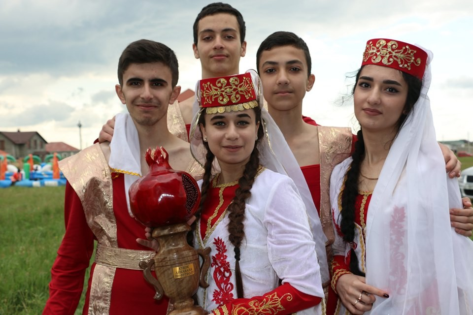 Армянский этнос. Крымские армяне. Армения народ. Армяне в Крыму. Армяне и русские.