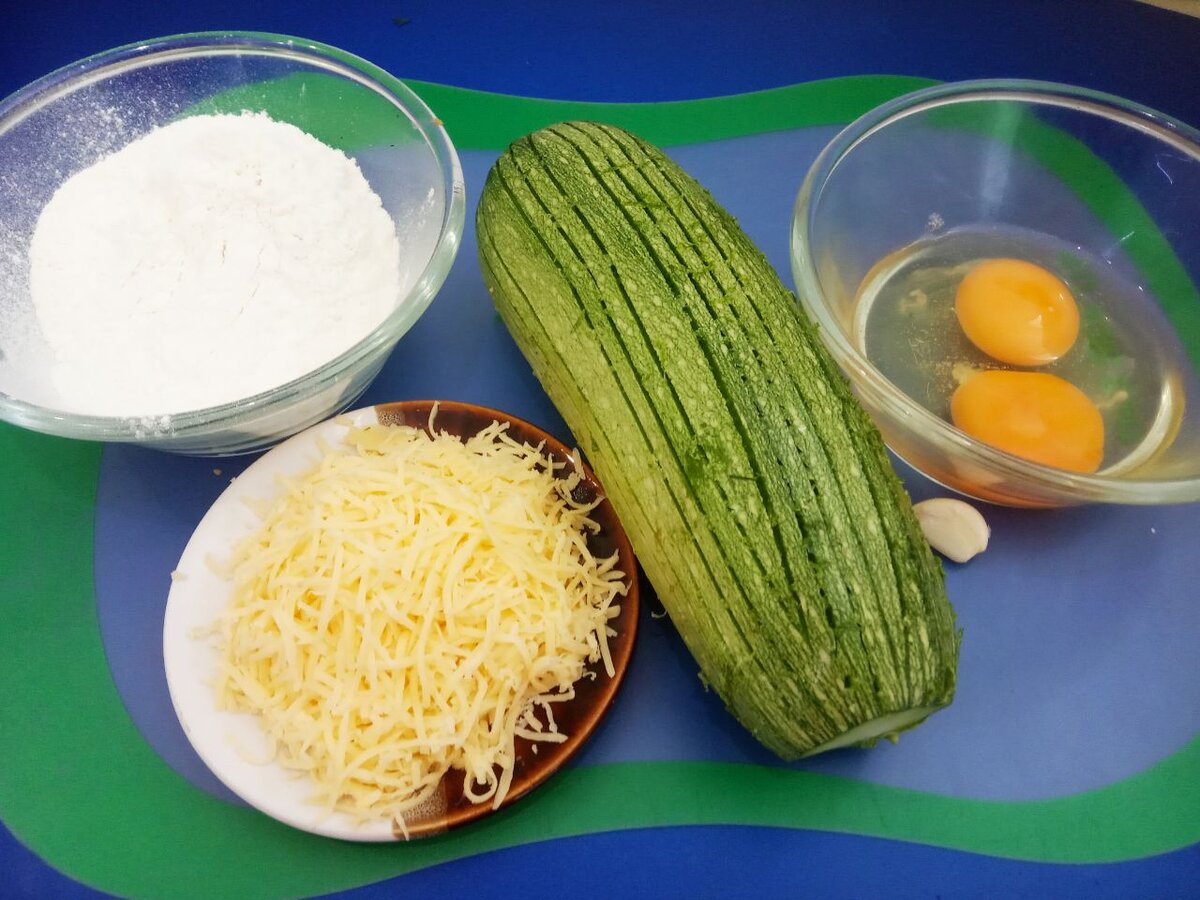 Ингредиенты для приготовления кабачков в кляре