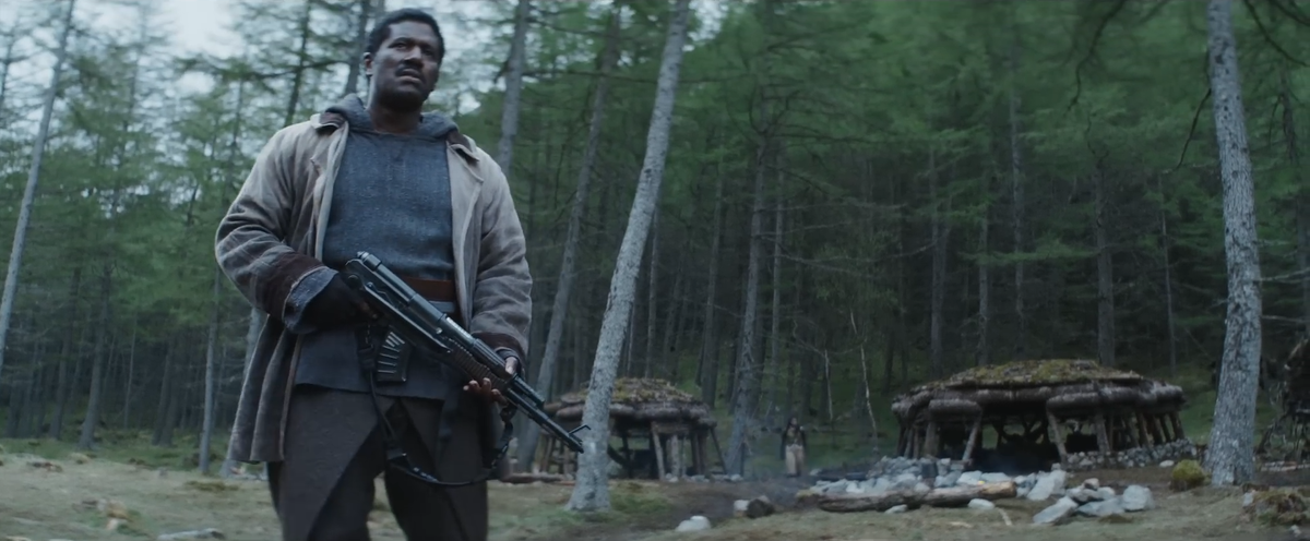 Местный поселенец вооружённый ЗВшным калашоидом. Интересно, это пулевой или энергетический вариант знаменитого автомата?