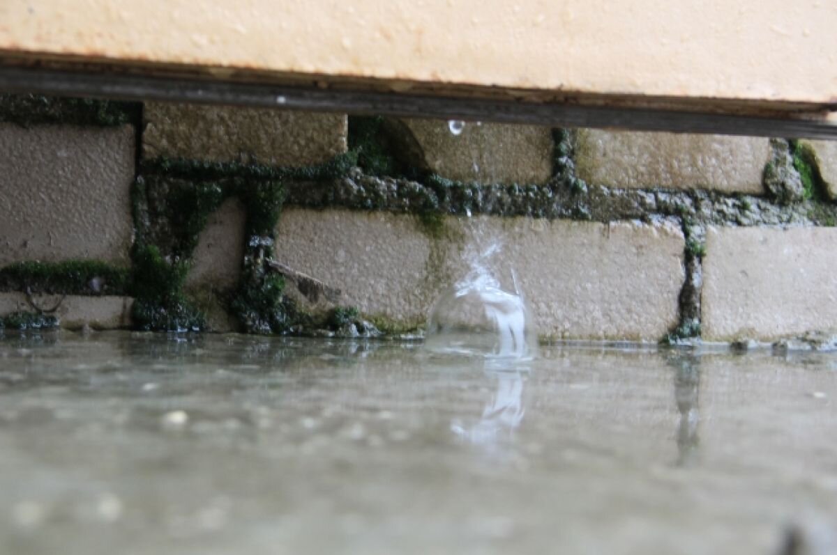    В центре Перми образовались лужи с горячей водой