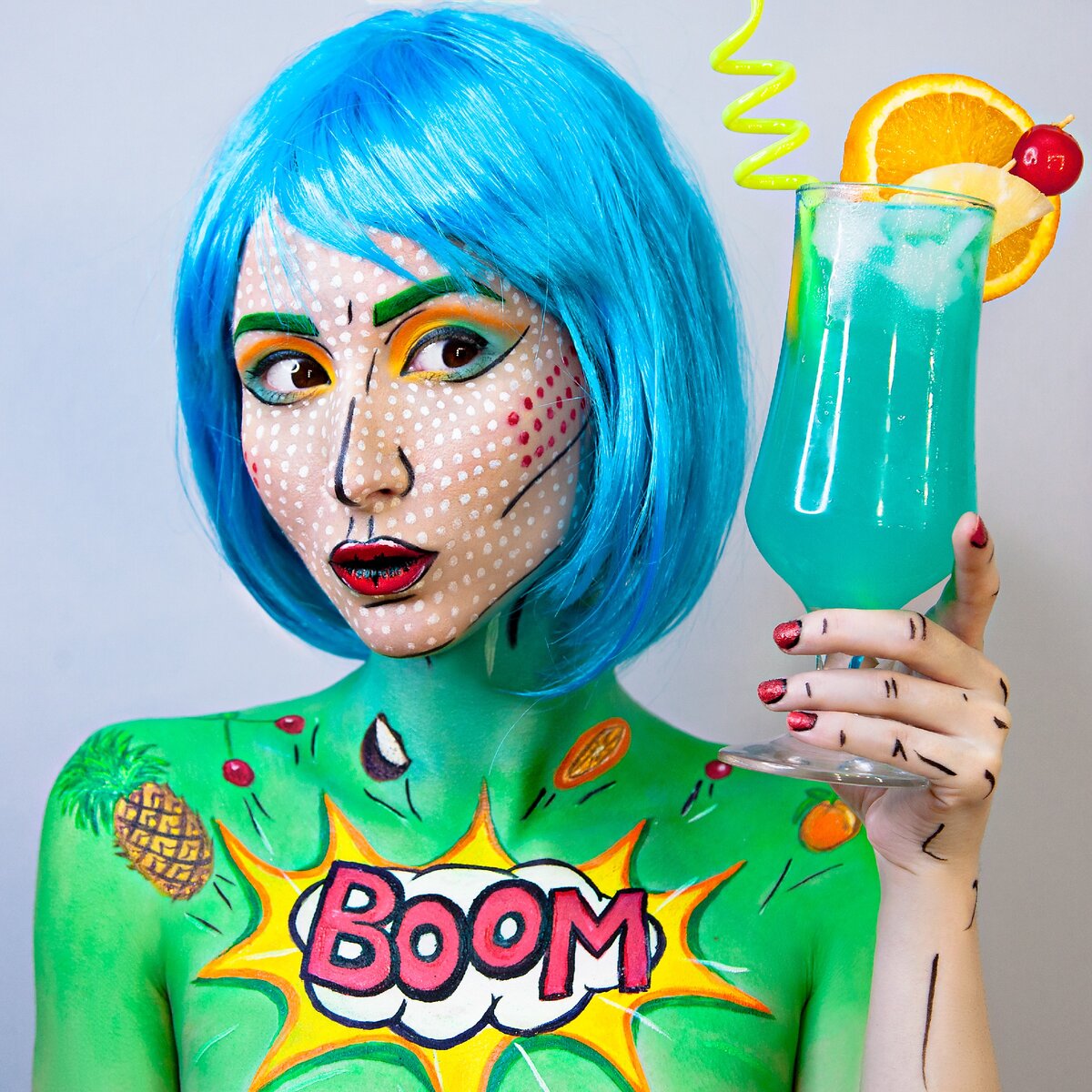Фото автора janna_darkfox. Хуманизация коктейля Голубые гавайи, поп арт макияж.