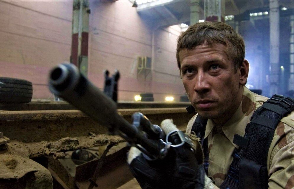 Кадр из свободных источников «Качели» (2008)