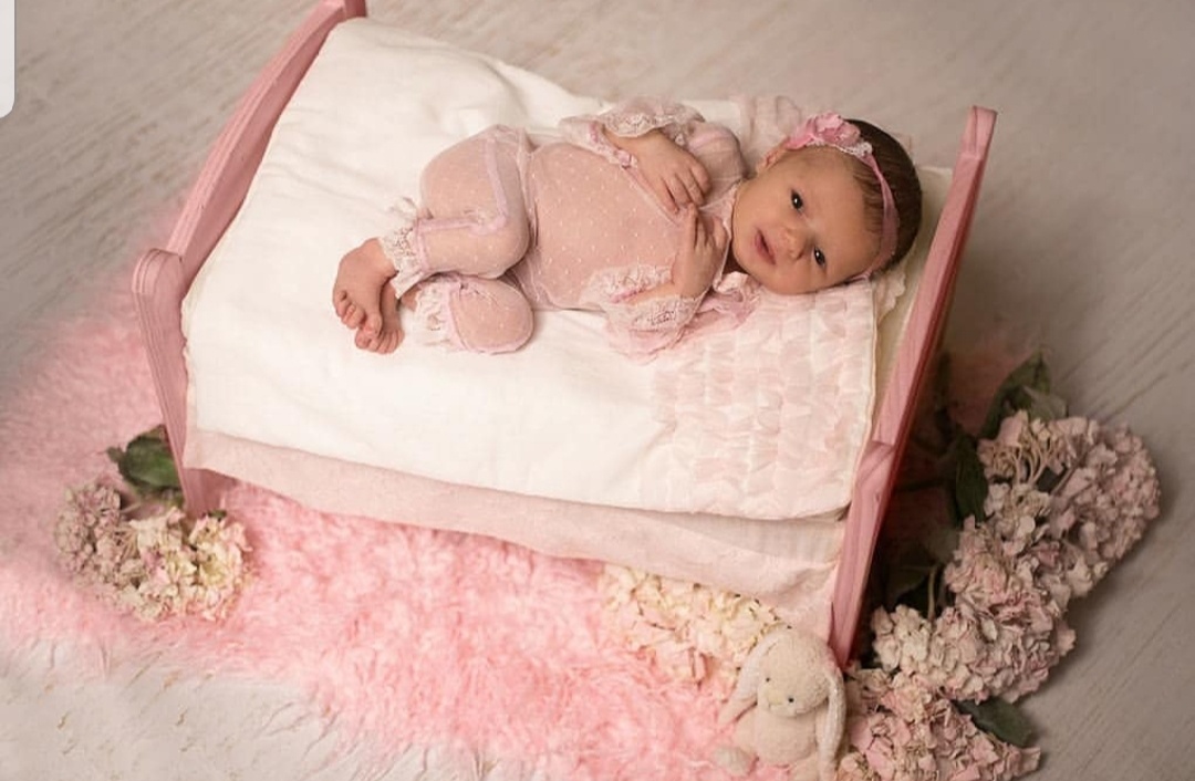 Единственный момент возлежания дочки к кружевах. И то фото постановочное. Фото из личного архива. Фотограф Наталья Петренко