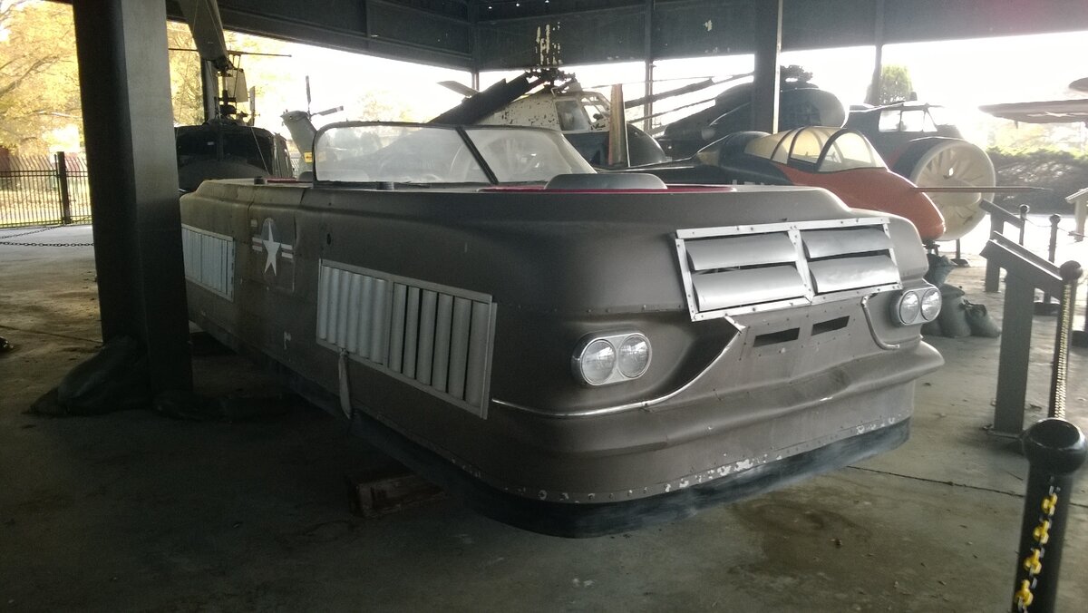 Автомобиль Curtiss-Wright Air-Car, изготовленный по заказу научно-исследовательского отдела транспортного командования армии США. Источник изображения: wikimedia.org