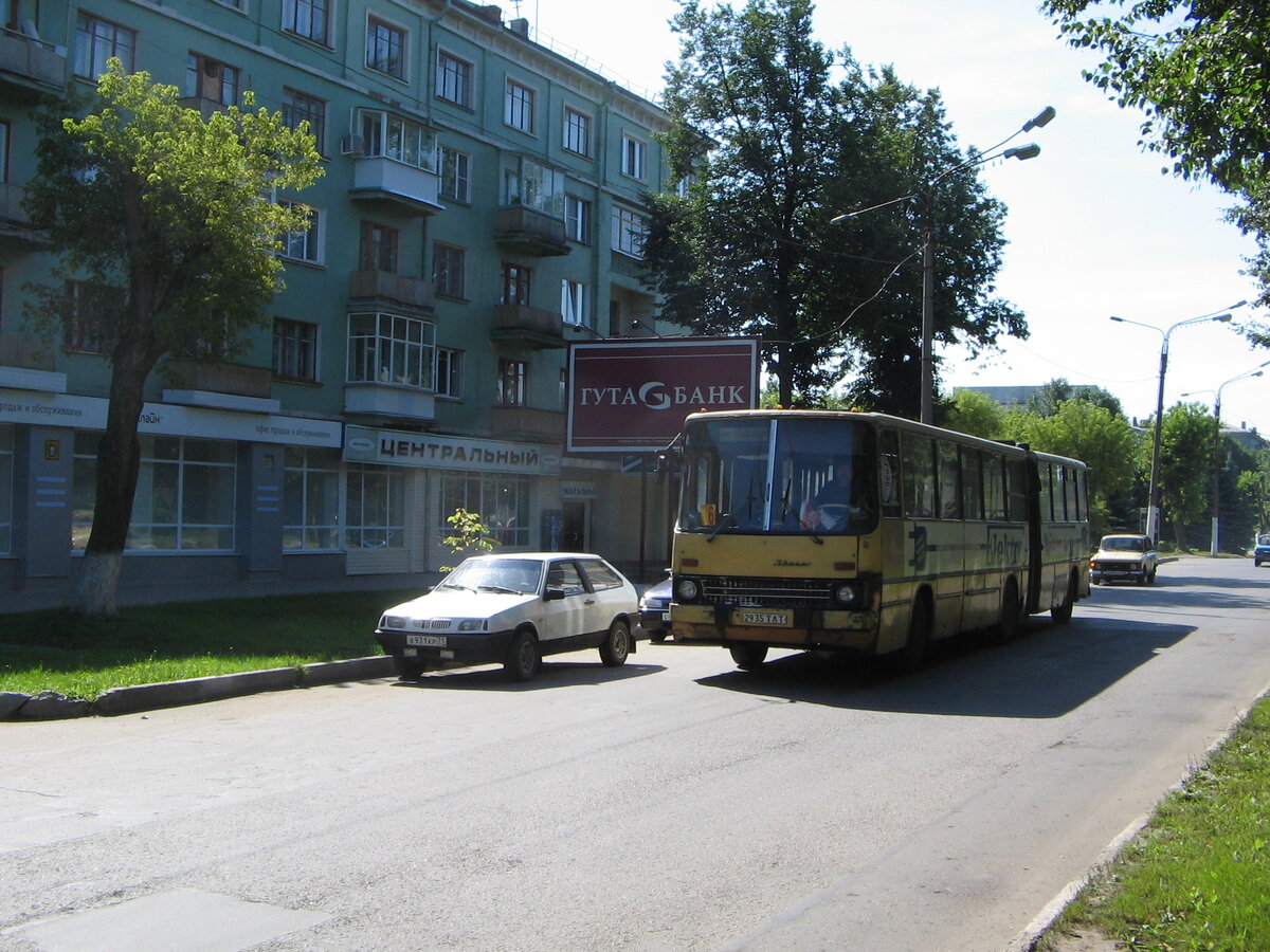 "Икарус-280.02" на городском маршруте номер 6, ул. Комсомольская, поступил в 1995 году из Германии, списан был в 2006 году