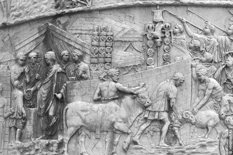 Колонна Траяна в Риме