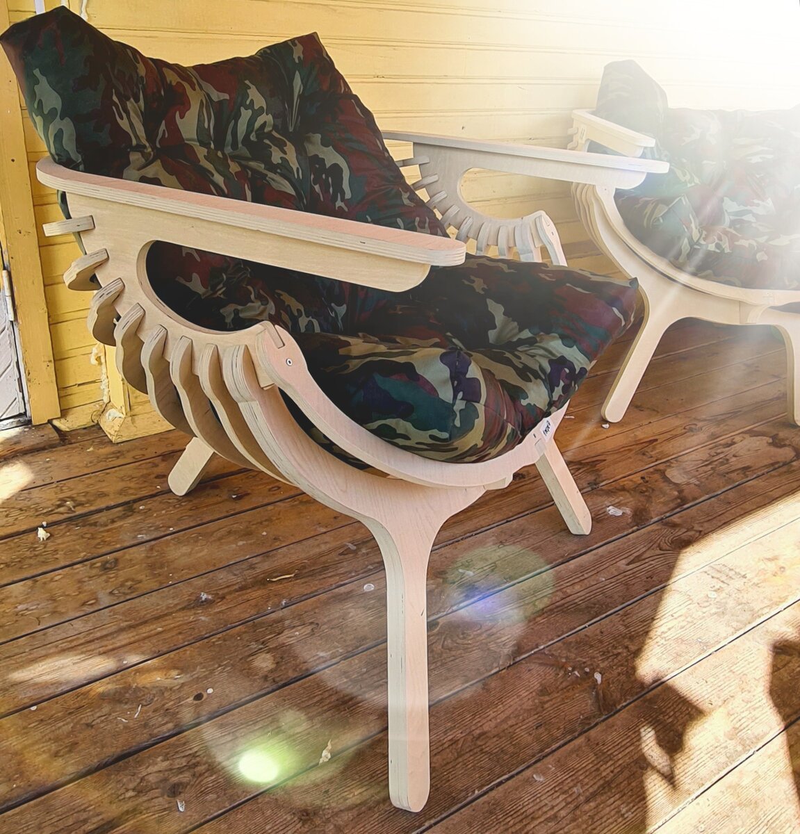 шикарное и удобнейшее кресло, сделанное из фанеры