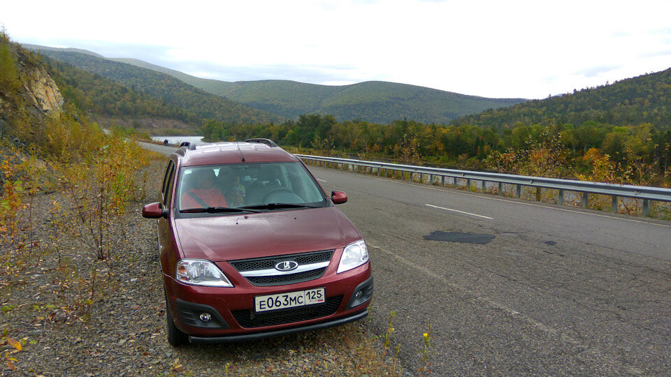 Lada Largus вид спереди
