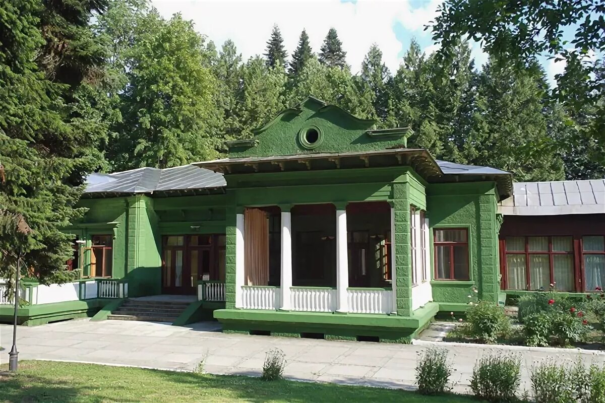 Дача сталина озеро рица