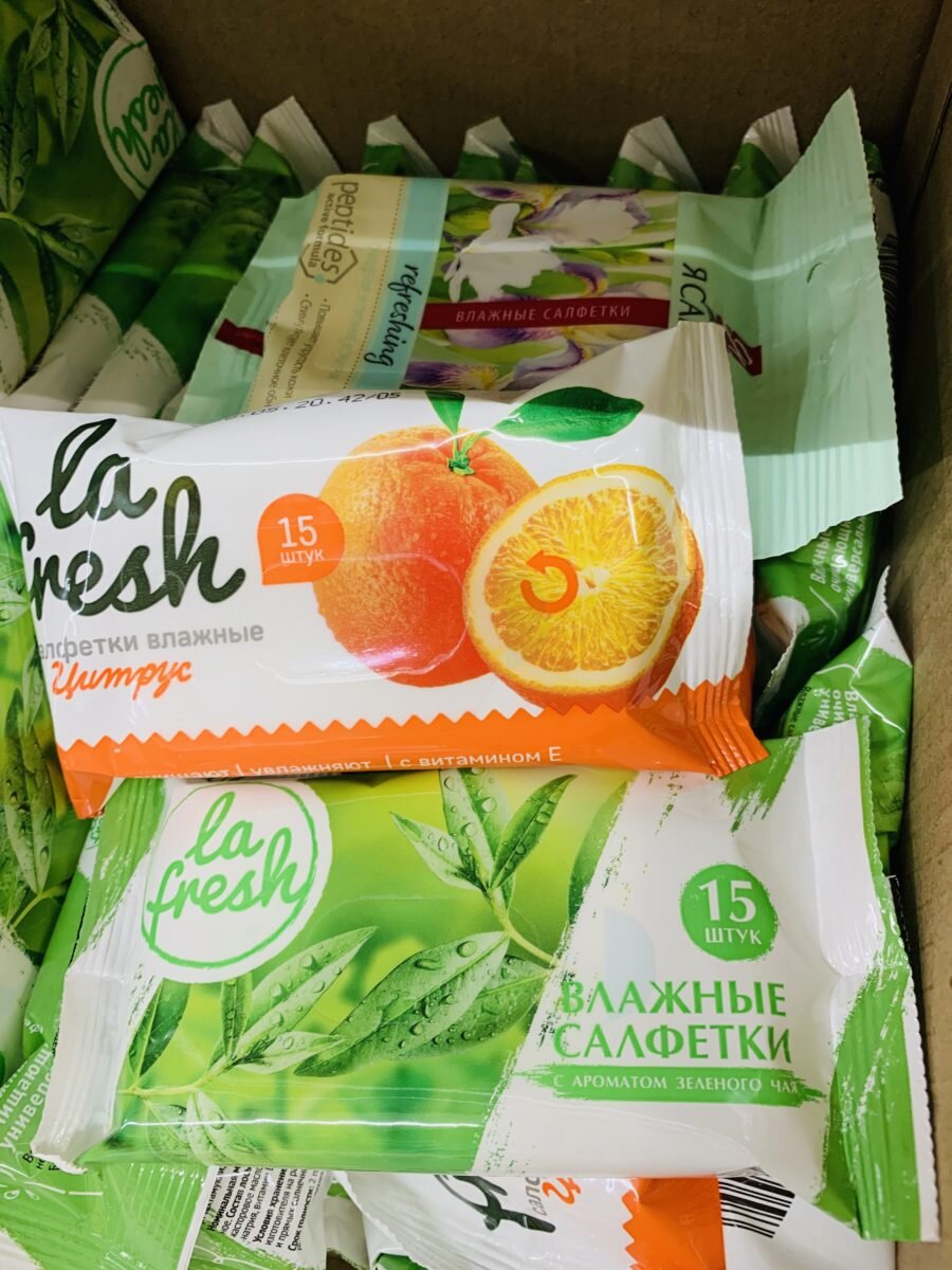 Дезинфицирующе салфетки в магазинах - фото автора