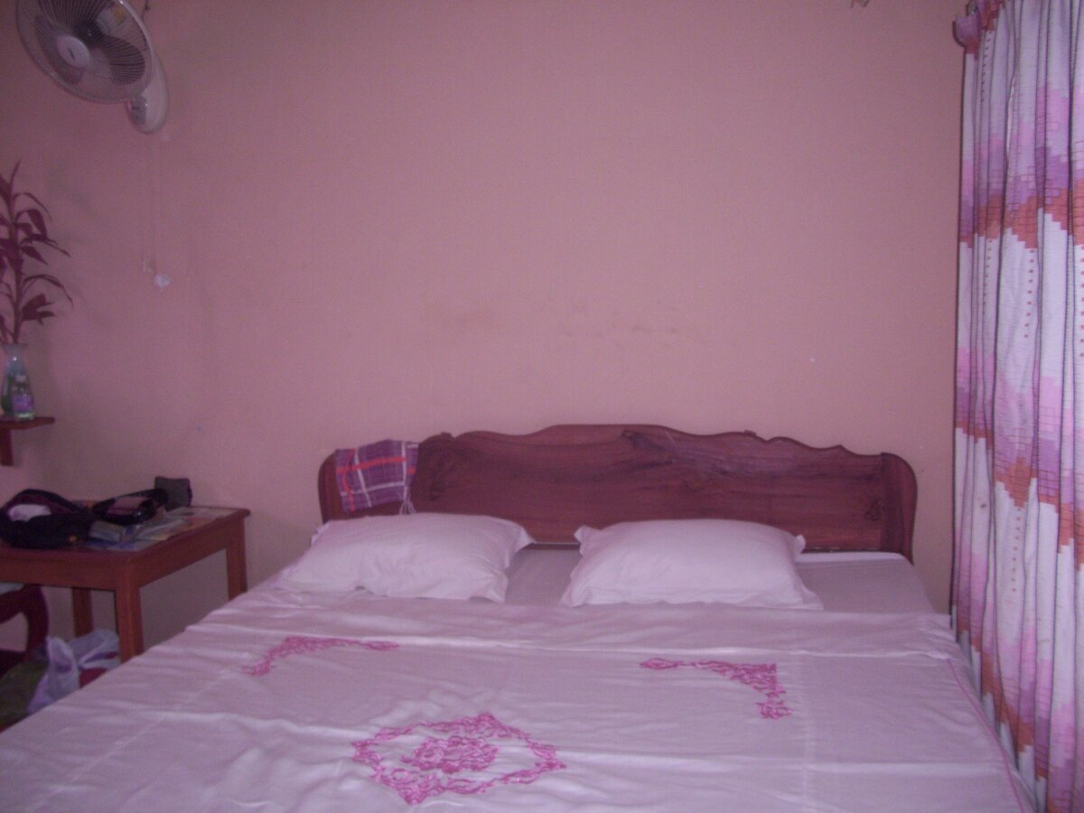 Обратите внимание, постельное белье с вышивкой)