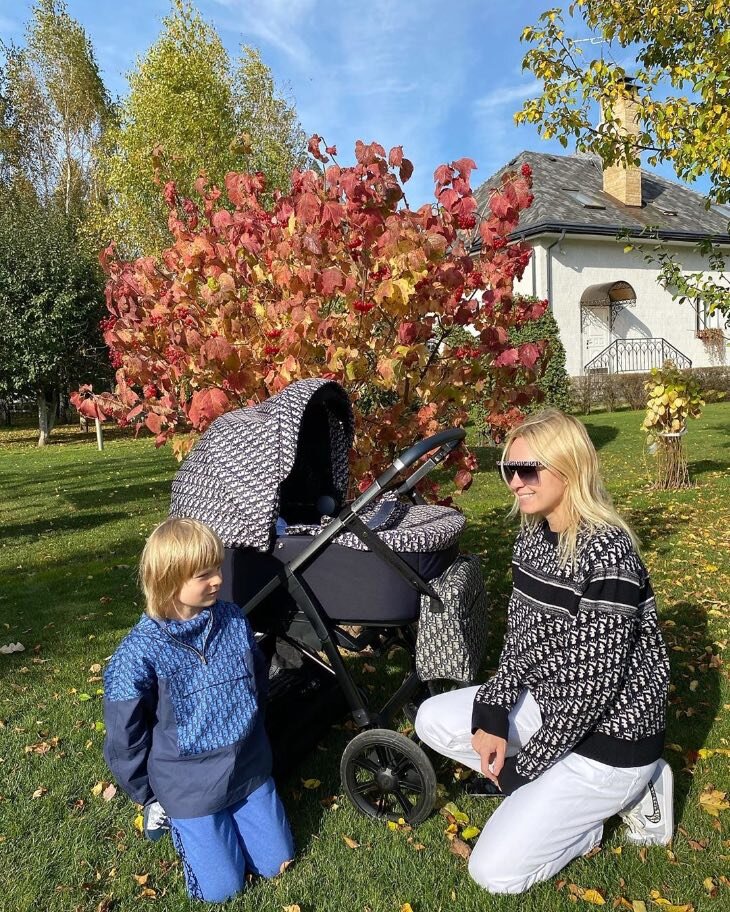 а вот и реклама колясок подоспела