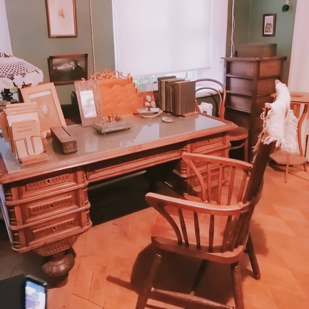 Рабочее место Аркадия, сына Тимирязева. Он был физиком.