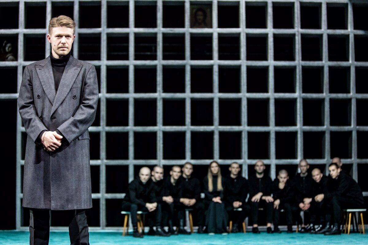 «Бесы», фото с официального сайта театра на Малой Бронной