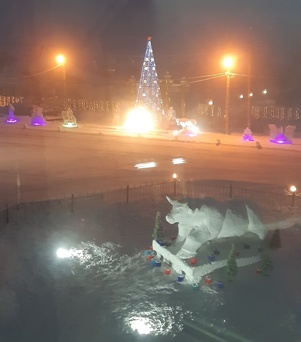 Вид из окна театра. фото автора.