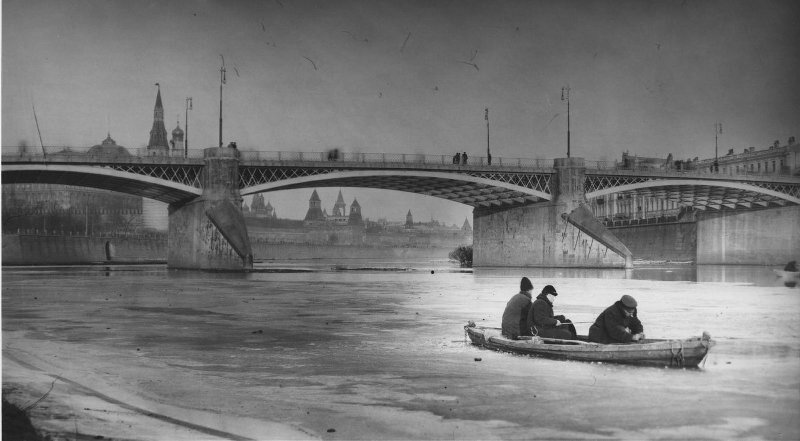 Вид Большого Каменного моста
Неизвестный автор, 1910 - 1916 год, г. Москва, Пречистенская наб., МАММ/МДФ.