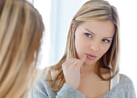 Вместе с этим каждые 2 часа этим же настоем необходимо будет делать соответствующие примочки пораженных мест.