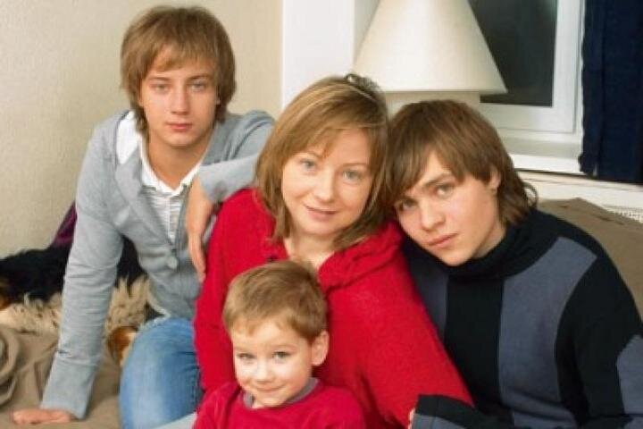 5 российских актрис, которым удалось создать большие семьи