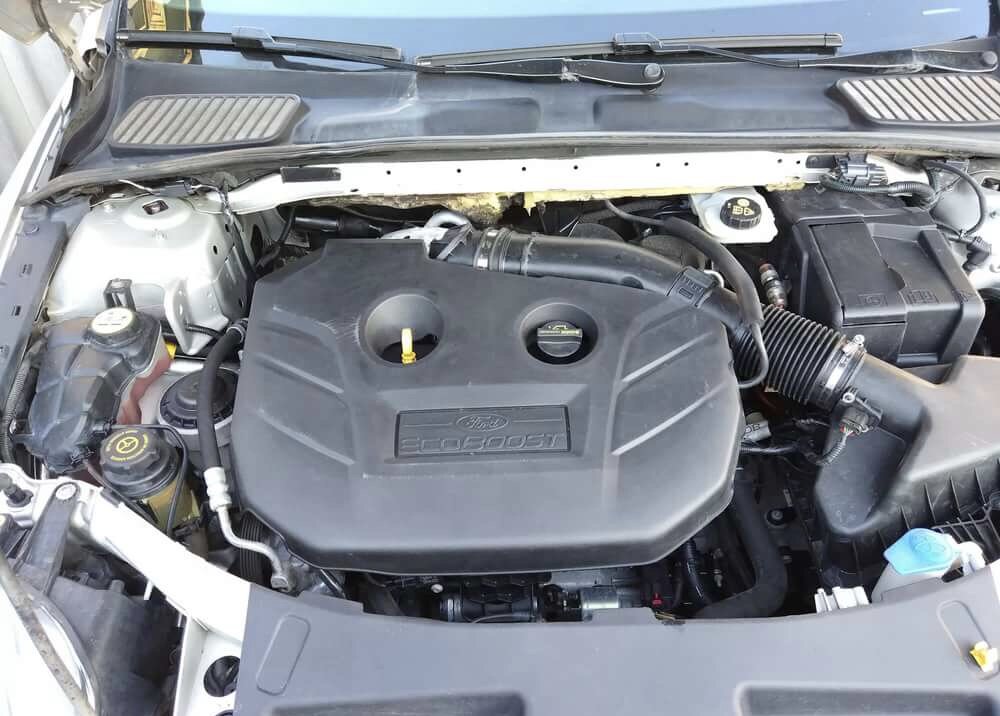 2 литровый проверенный временем 2.0 EcoBoost.