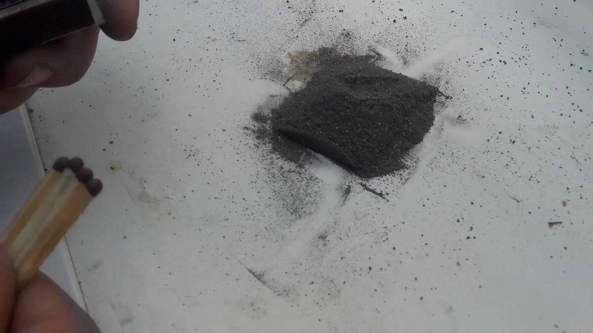 Порох с петард. 