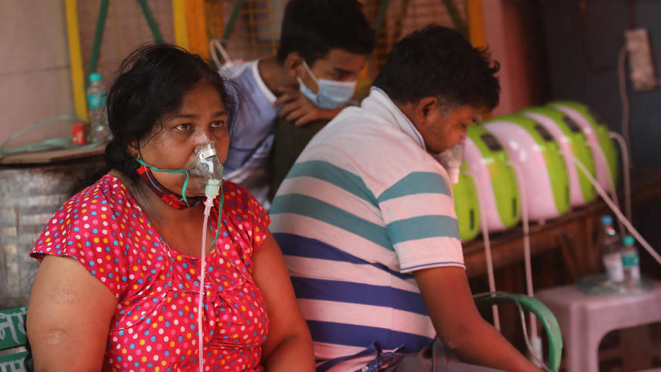 India Covid aid: Достигает ли экстренная помощь тех, кто в ней нуждается?