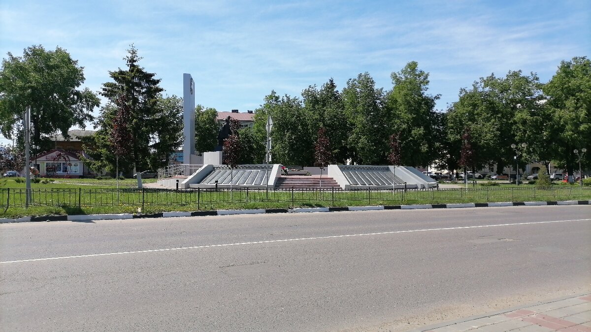 Не перестаю удивляться городу Рассказово: памятники и арки на аллее. Ничего  подобного не видела | Познаем вместе! | Дзен