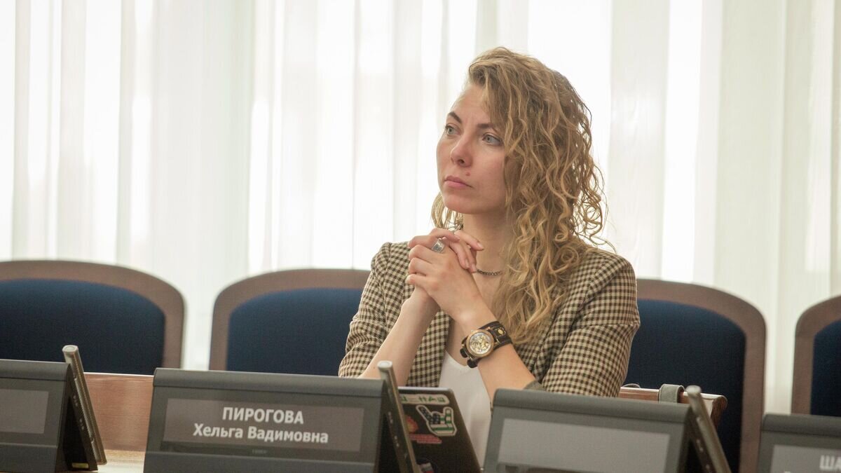    Депутат горсовета Новосибирска Хельга Пирогова© Фото : пресс-служба совета депутатов города Новосибирска / Никита Маньшин