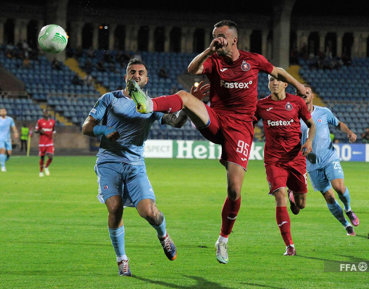 Futbol armenia. Футбол Армения мальчики.