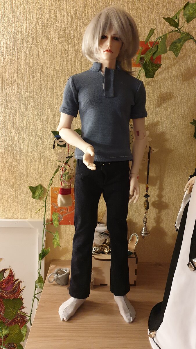 Джинсы и поло - классическое сочетание, как мне кажется.