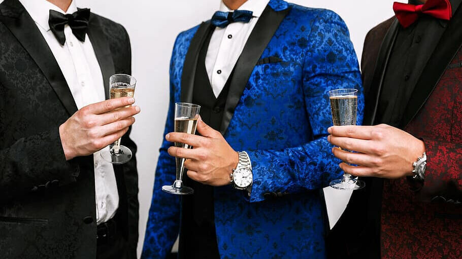     Специалисты одного из российских ресурсов бесплатных объявлений провели исследование, в ходе которого выяснилось, что больше половины жителей России (57 процентов) когда-то покупали одежду, которую им пришлось надеть всего один-два раза в жизни.