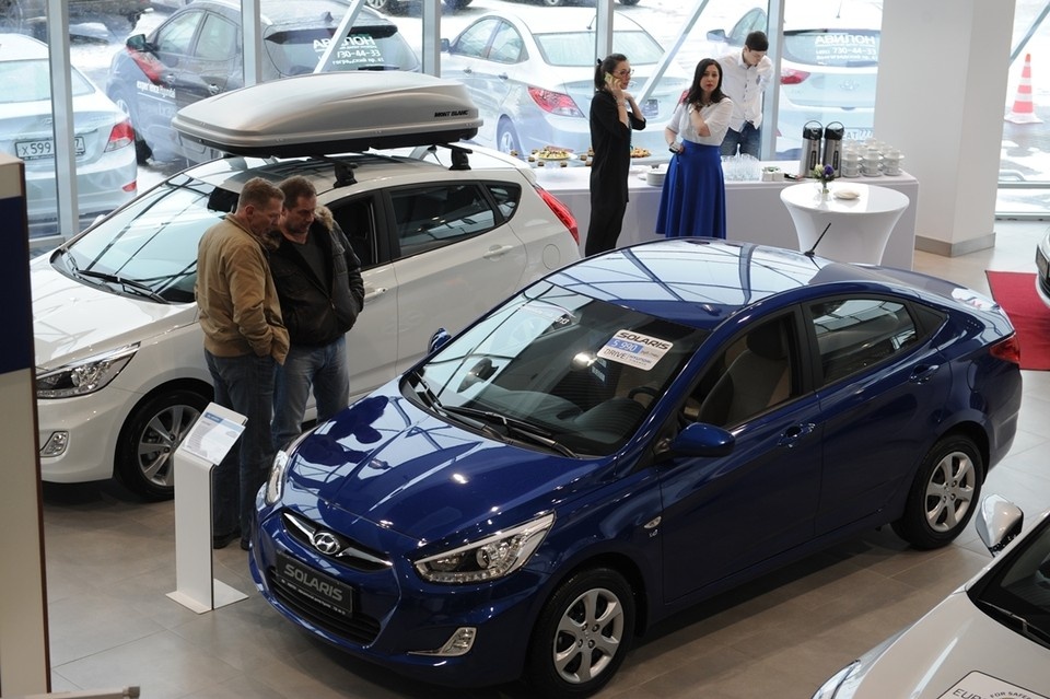     Компания потребовала отменить решение о сносе автосалонов по вновь открывшимся обстоятельствам. Михаил ФРОЛОВ