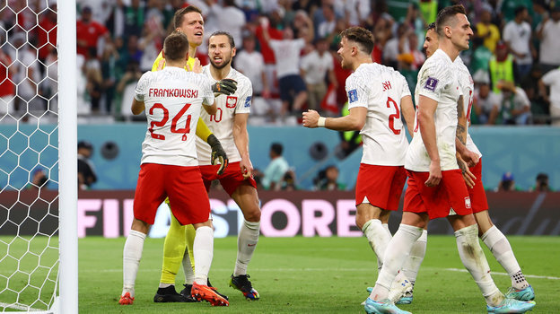 Щенсный гений! Левандовский забил свой первый гол на чемпионатах мира. Польша побеждает Саудовскую Аравию