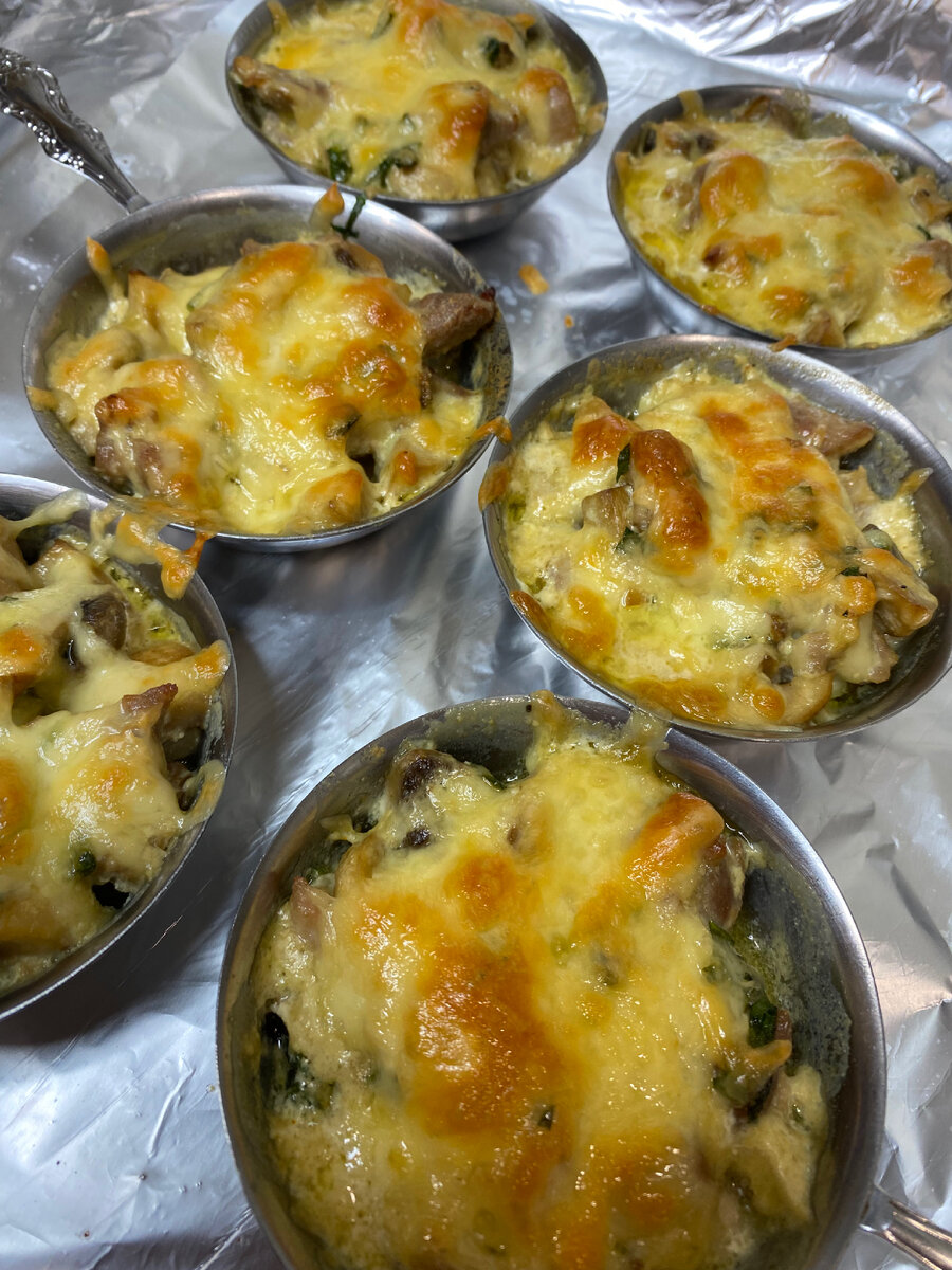 Жюльен из индейки с грибами. 